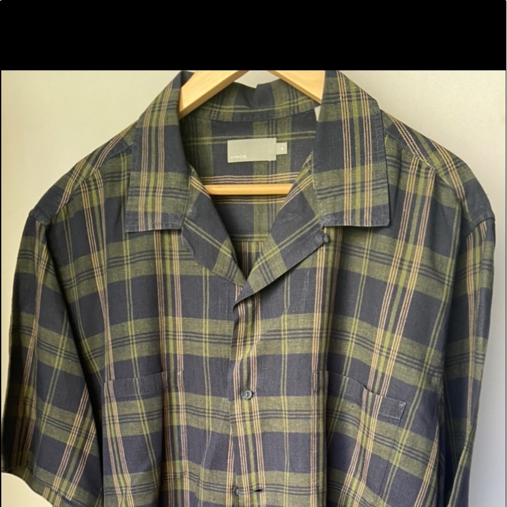 Mens short sleeve. Vince. Extra large